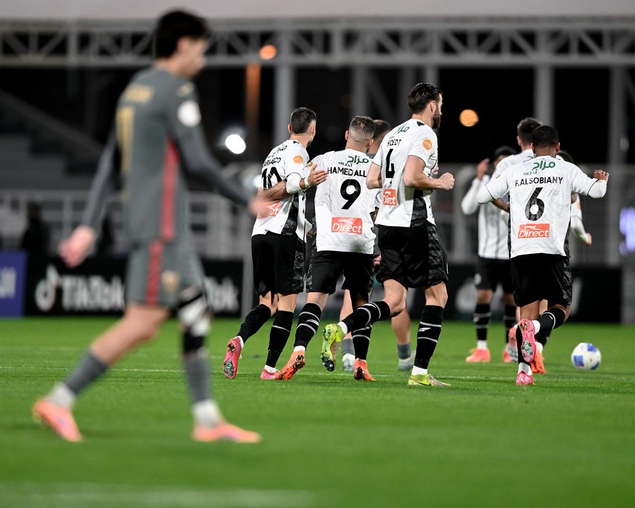 الشباب و الريان القطري يتعادلان 2 - 2 في الجولة الرابعة من دوري أبطال الخليج للأندية. #الشباب_الريان 