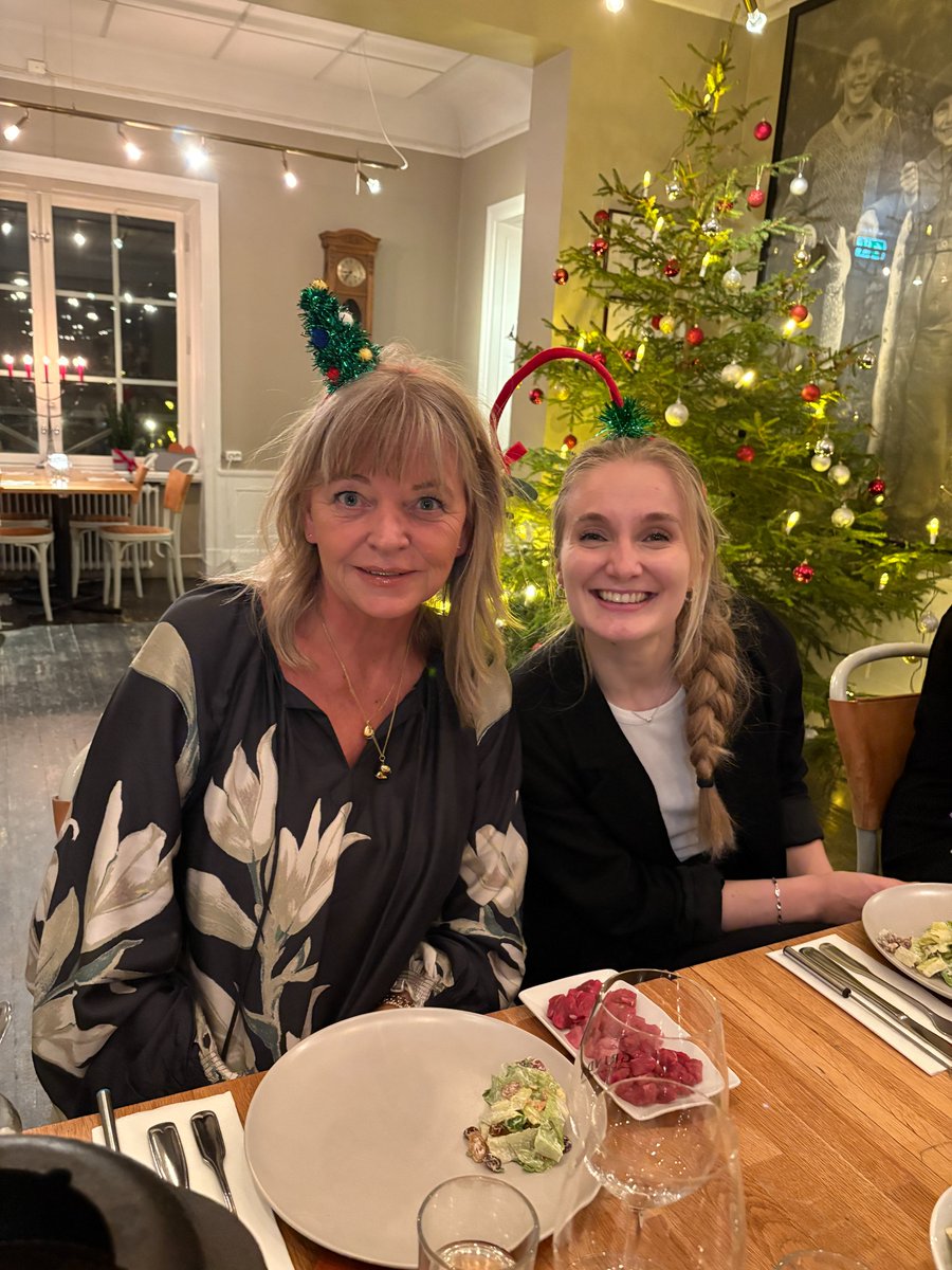 ulrikahedlund's tweet image. ✨Quiet days to recharge &amp;amp; reflect. Grateful for the learning, innovation &amp;amp; partnerships in 2025. Thank you for trusting Storyals. In 2026, let’s keep building skills, resilient digital workplaces &amp;amp; real impact - together.  #DigitalLeadership #FutureOfWork #Microsoft365 #Storyals