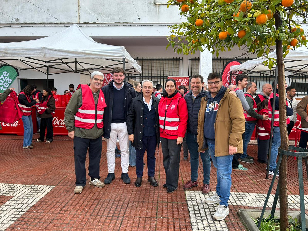 ACTUALIDAD | La Diputación de Caridad en colaboración con Coca-Cola y el Ayuntamiento de Sevilla, reparten 500 menús navideños a familias de nuestro barrio

hermandaddelosdolores.org/la-diputacion-…

#DoloresdeTorreblanca