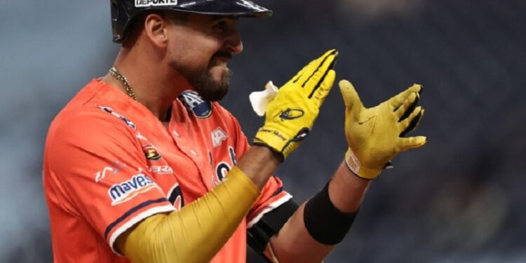 ReporteYa's tweet photo. #23Dic #LVBP #Beisbol
El campocorto Antonio Piñero, de Caribes de Anzoátegui, fue elegido Jugador de la Semana en la LVBP 2025-2026, tras liderar el circuito en empujadas y registrar una destacada línea ofensiva entre el #15Dic y #21Dic.

El carabobeño obtuvo el 52,5 % de los votos de la prensa, logrando el reconocimiento por primera vez en su carrera. - @monitoreamos