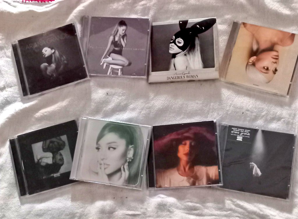 Chegou dois cd's 
• Ed Sheeran - Play 
• Ariana Grande - eternal sunshine deluxe: brighter days ahead 

Muito Obrigado <a href="/lojaregards/">Loja Regards</a> 
Fiquei muito feliz.. Feliz Natal pra vc!! 
🥰❤️🥹