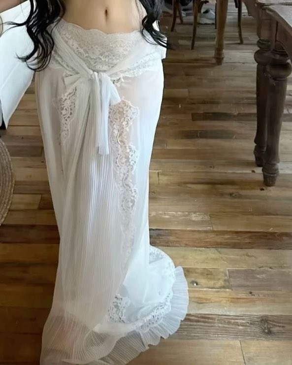 h0neyndmilk's tweet photo. i don’t know where this skirt is from but it is truly divine https://t.co/YORWwu4aO5