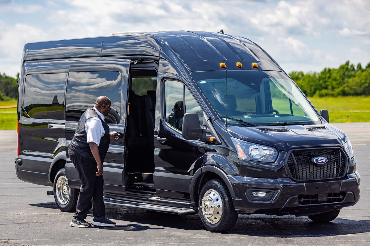 Every great outing starts with a warm welcome. Our chauffeurs make your ride smooth from the moment the door opens. Where are you heading next? Book here: yourbusinesslink.com