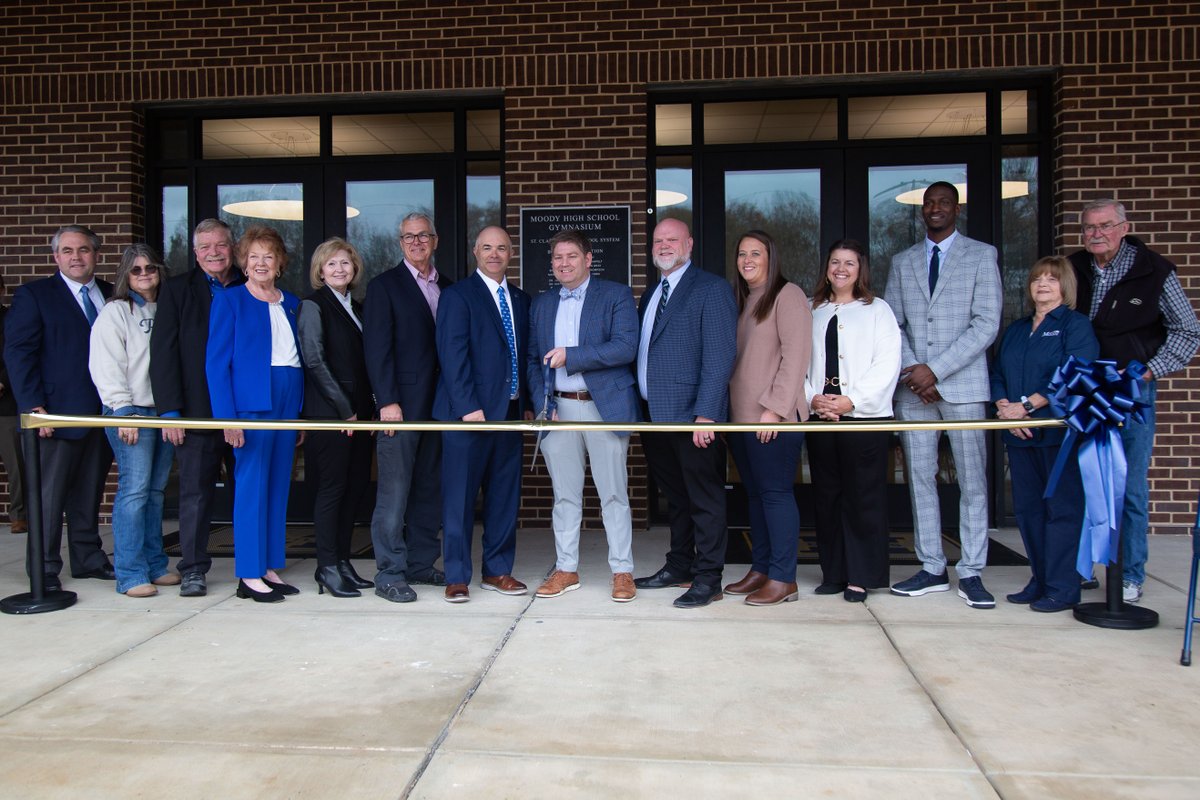 scoutpm_'s tweet photo. We enjoyed celebrating with Moody High School and St. Clair County Schools at the Dec. 18 ribbon-cutting for the new gym. Special thanks and congratulations to all those who made this vision a reality. #MadeSure #411standard https://t.co/EpIXrfOYK5