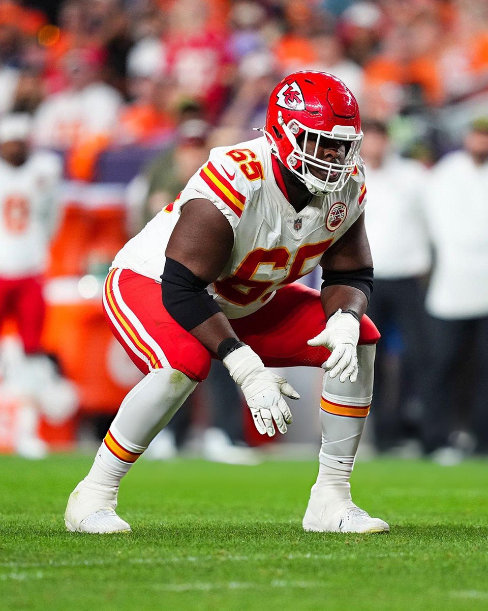 Byron Young and Trey Smith have been selected to this year's #ProBowlGames 👏

Pro Bowl debut for <a href="/byron_97/">B.Y.</a>
Back-to-back selections for <a href="/treysmith/">Trey Smith</a>

#NFLVols | #GBO 🍊