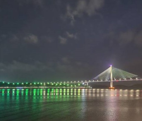 韓国の南にある都市「麗水（ヨス）」🌊
夜になると「麗水の夜海」が本当にロマンチック✨
ケーブルカーやオドンド島、海鮮グルメもいっぱい🍴

次の韓国旅行ではぜひ訪れてみてほしい🇰🇷✈️

#여수 #韓国旅行スポット