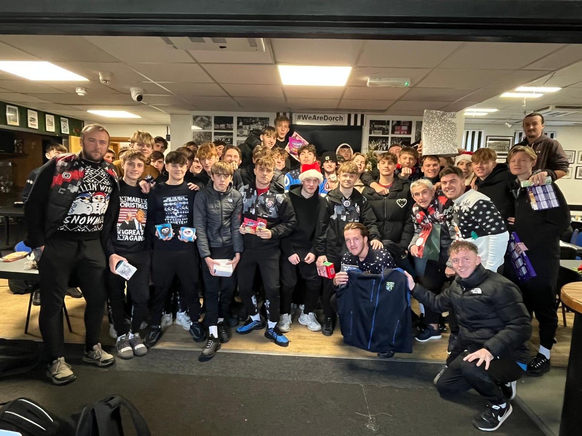 ChampionGoup's tweet image. Champion #christmasbash 🎄

A great final day event at HQ to celebrate the end of a great term. 
 
Students (and staff!) took part in a range of activities including 

🎄a sports quiz
🎄secret Santa 
🎄bingo 
🎄6aside tournament 

A great day had by all, big thanks to #Champion