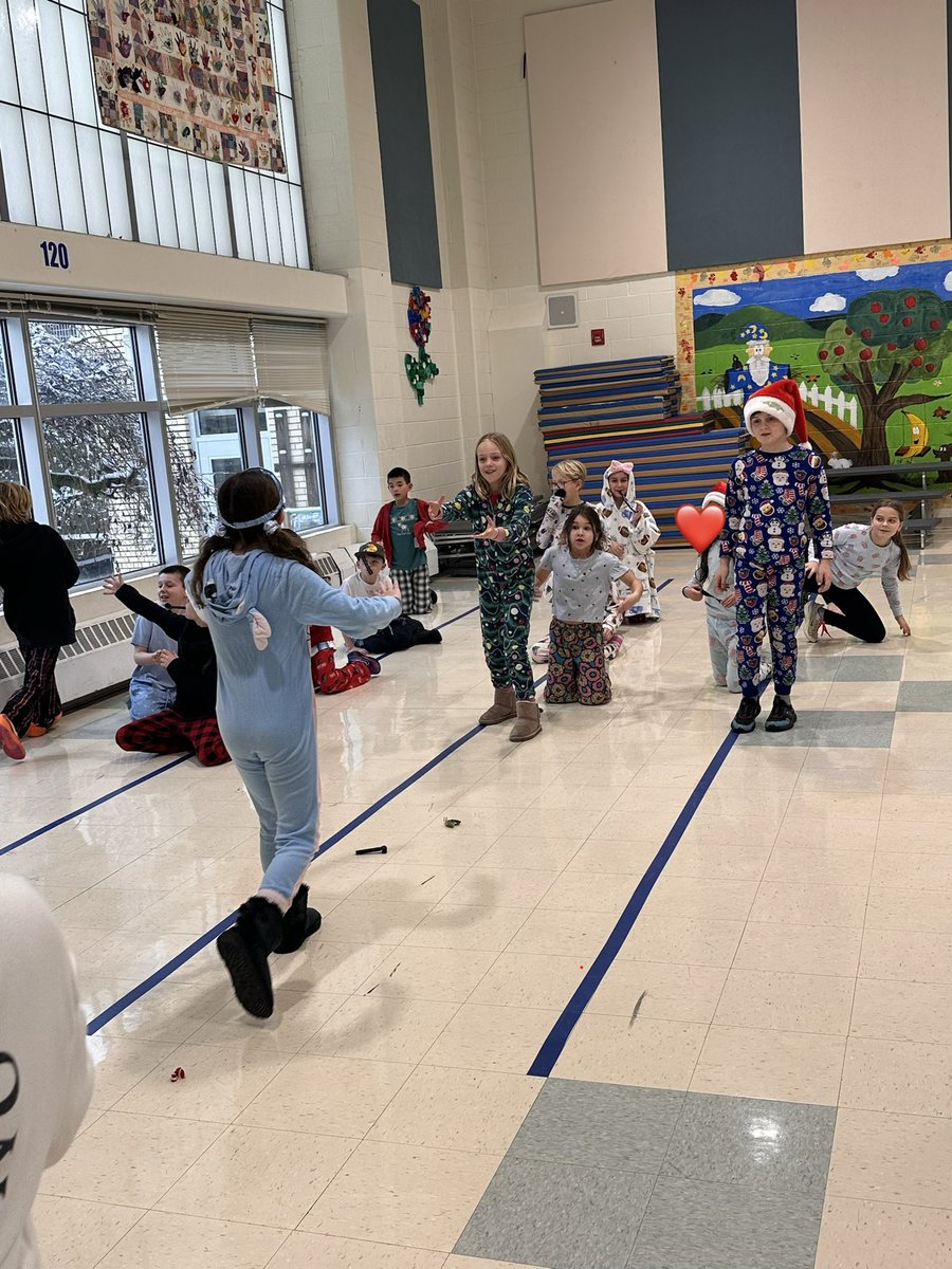 Mrs. D Washington School tweet media