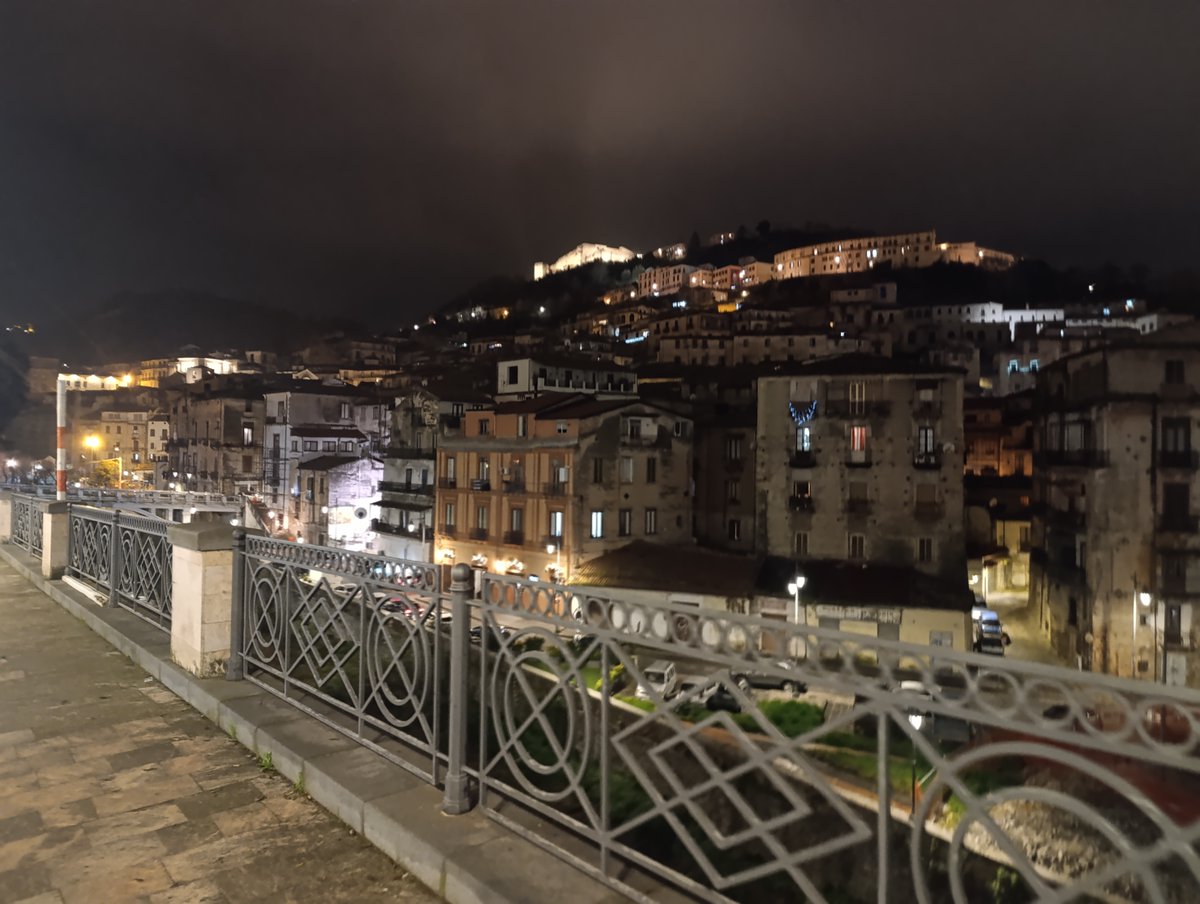 gpfabing's tweet image. La mia città, Cosenza. Buone feste🎄🎉💝🎀🎇