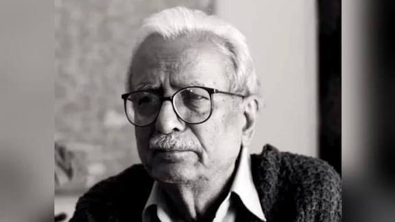 UdayBhanuIYC's tweet image. महान साहित्यकार श्री विनोद कुमार शुक्ल जी का जाना केवल एक व्यक्ति का जाना नहीं है,
बल्कि हिंदी साहित्य की एक सधी हुई, संवेदनशील और ईमानदार आवाज़ का मौन हो जाना है।

उनके शब्द सादगी में गहराई और चुप्पी में अर्थ रचते थे। यह क्षति अपूरणीय है।

ईश्वर उनकी आत्मा को शांति प्रदान करे 🙏