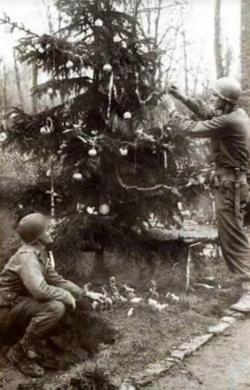 Joseph Quinn tweet media