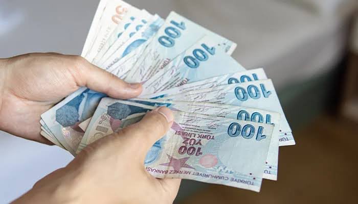 Açlık sınırı altında belirlenen asgari ücret asgari ücretlileri ve altında çalışanları açlığa mahkum etmiştir . Diğer bir sorun asgari ücretli veya daha altında çalışan emekçilerin çalışanlara oranı % 40 ın üzerindedir ki bu çağdaş ülkelere göre çok yüksektir. 
#insancaücret