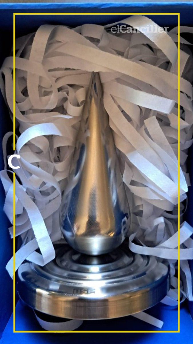 elcancillercom's tweet image. [INTERNACIONALES] En Uruguay, OSE, la empresa estatal de agua, le regaló a sus funcionarios una "gota" por el fin de año. 💧💦

📸 @PhDenLogica