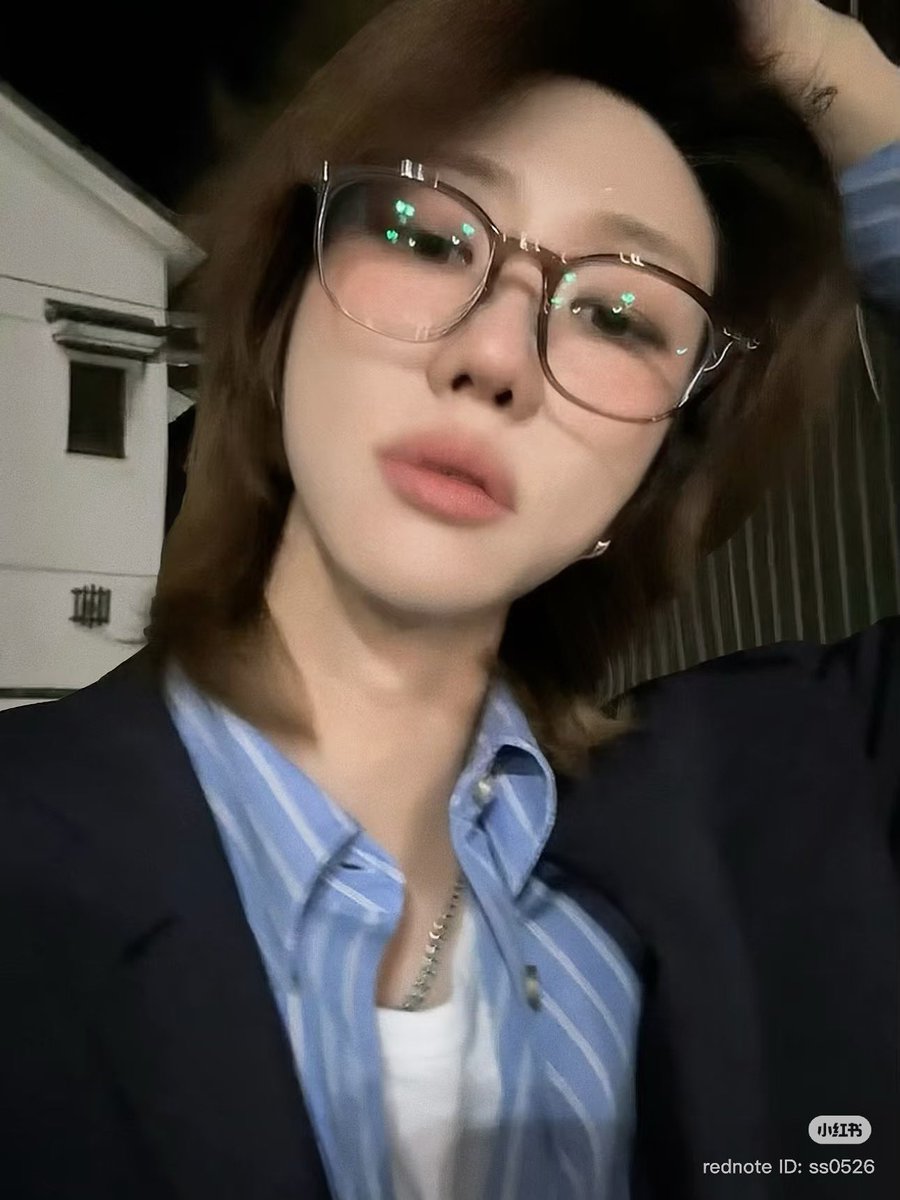 ovllle1's tweet image. مدري عنكم بس عندي مشاعر قويه لمينقهاو هذا 
احسه زوجتي كل ما اشوف الصور اسعبل