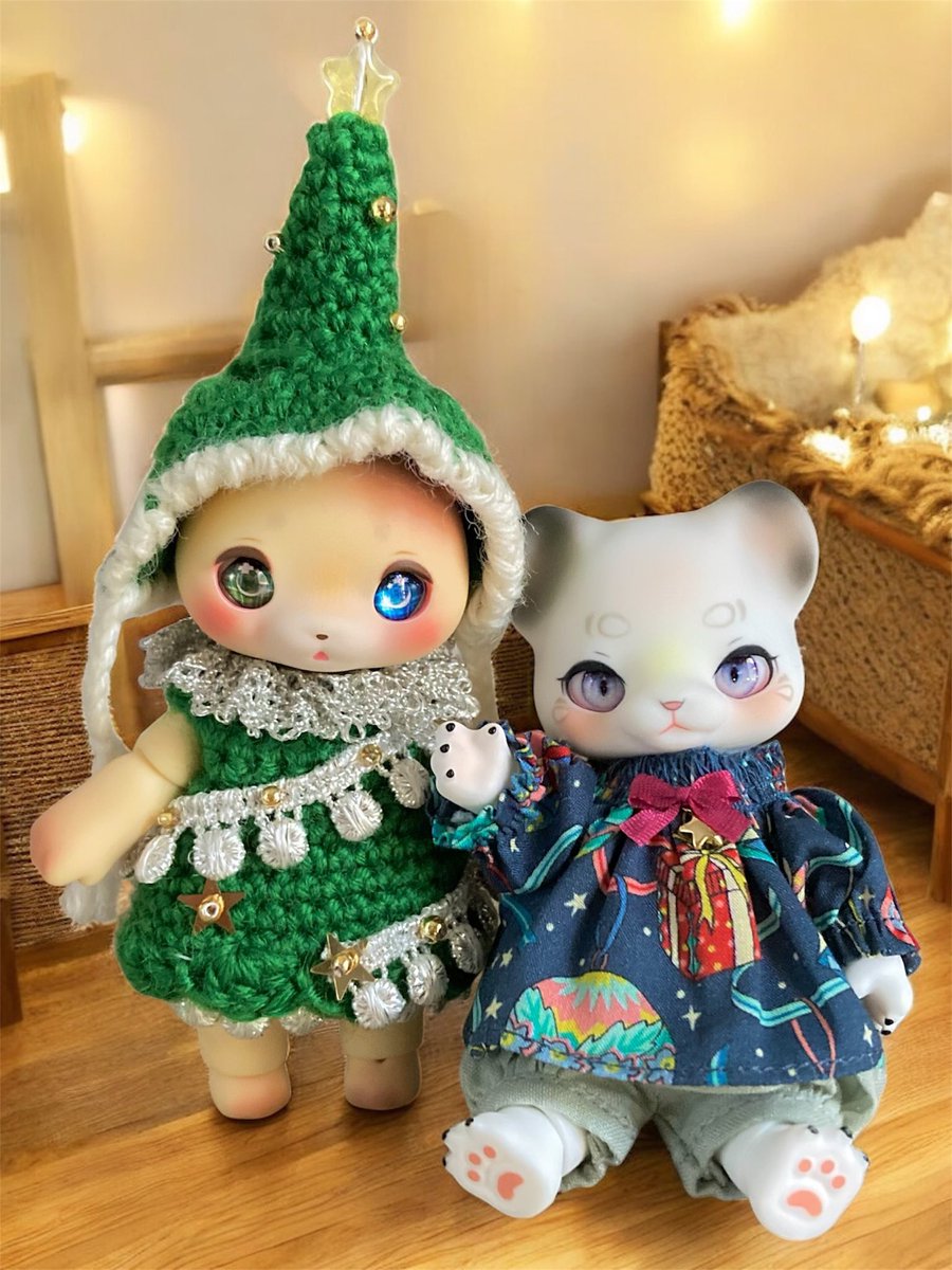 ⭐️メリークリスマスイブ⭐️
今日はパーティーだよ🥳
チキンにケーキに美味しいものたくさん食べるんだぁ🍗🎂🍽️

#cocoriang