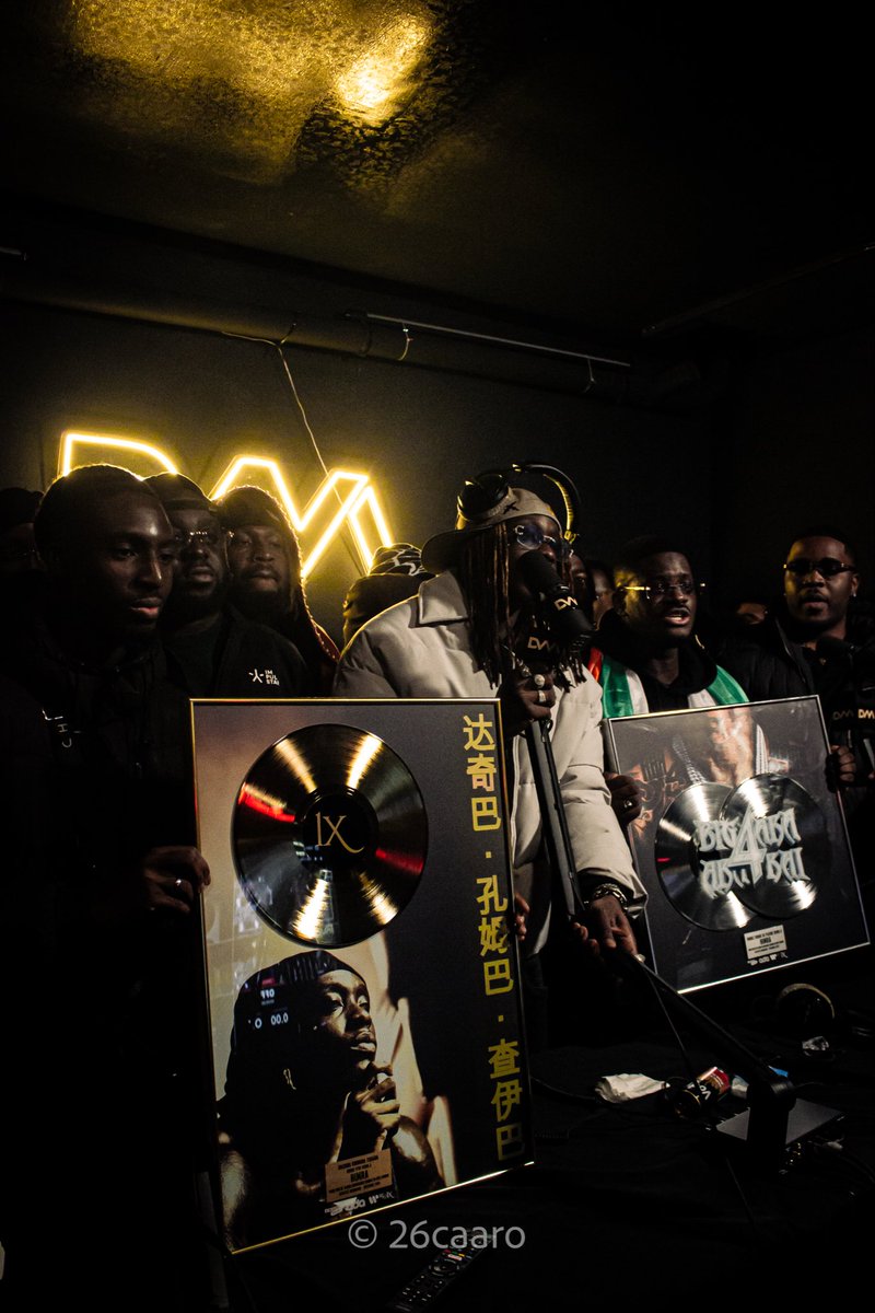 lsk380_'s tweet photo. C’est à la fin du combat qu’on salue l’adversaire ⚔️💿💿📀 #FOUA https://t.co/Xrybls6YCI