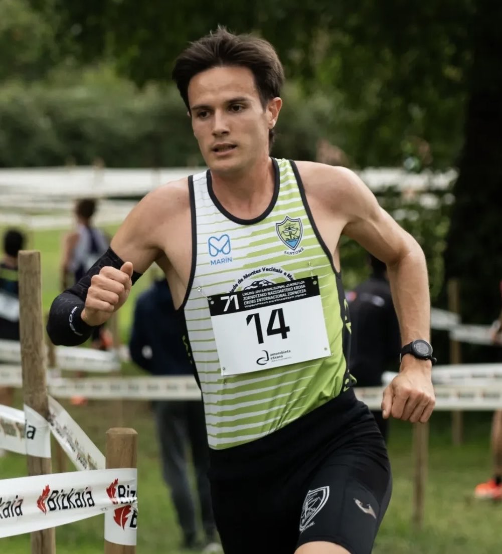 atletismoplayas's tweet photo. Ahora le toca a nuestras “adquisiciones “ para el 2026 en medio fondo y fondo:
💥David de la Fuente
💥Alejandro de la Viuda (Sub20)
💥Guillem Cuartero (Sub20).
Apostando por jóvenes con los dos últimos, para que crezcan en nuestro club. https://t.co/dd3FseonDn