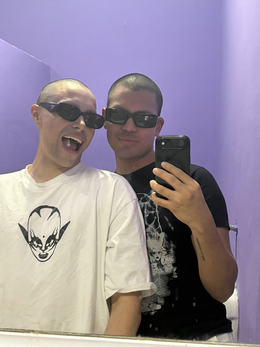 Soy como tu, tú eres igual … pero en negra JSJDJAJDJS <a href="/moonstrita/">MOON LA MAS</a>