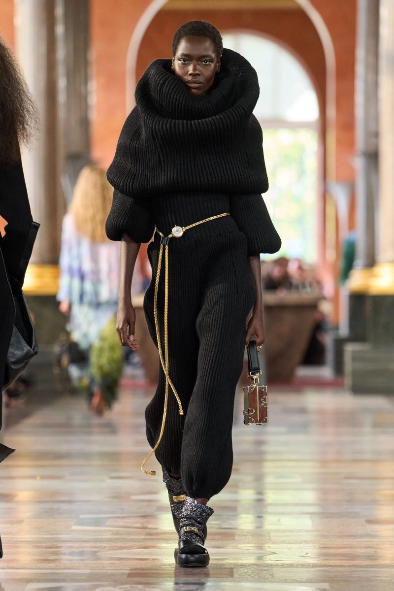 ルイ・ヴィトンが、自らのために服を纏うという究極のラグジュアリーを