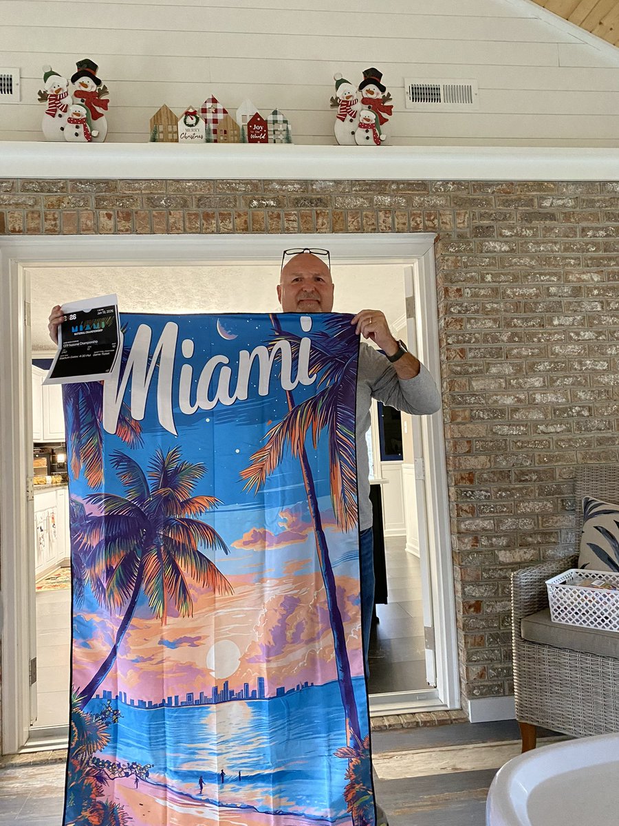 gunnyake's tweet photo. Huge shoutout to @all_gamedays25 aka Cliff &amp; Jen - can’t wait to spend a few days with a Marine Buddy and dear friend - Next stop Miami! #NATTY https://t.co/O1ETn8Lvht