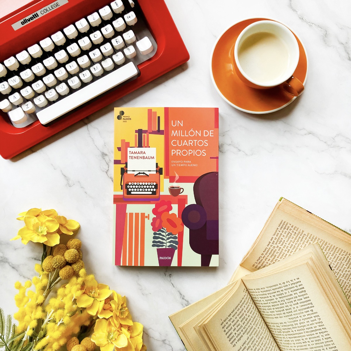 Un millón de cuartos propios, de la filósofa Tamara Tenenbaum, es una obra inspiradora que nos propone reflexionar sobre diversas formas de vivir en el siglo XXI. 🙌

El libro ganador del Premio Paidós 2025 fue uno de nuestros favoritos del año. ❤️📖 tinyurl.com/mrudhpc2