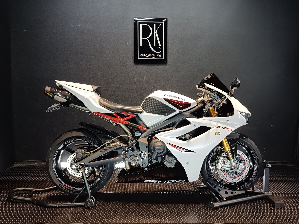 デイトナ675　再投稿　もう一度連絡ください、、 デイトナ675乗ってきちゃった人は仕方ないね 別カテゴリと考えても絶対