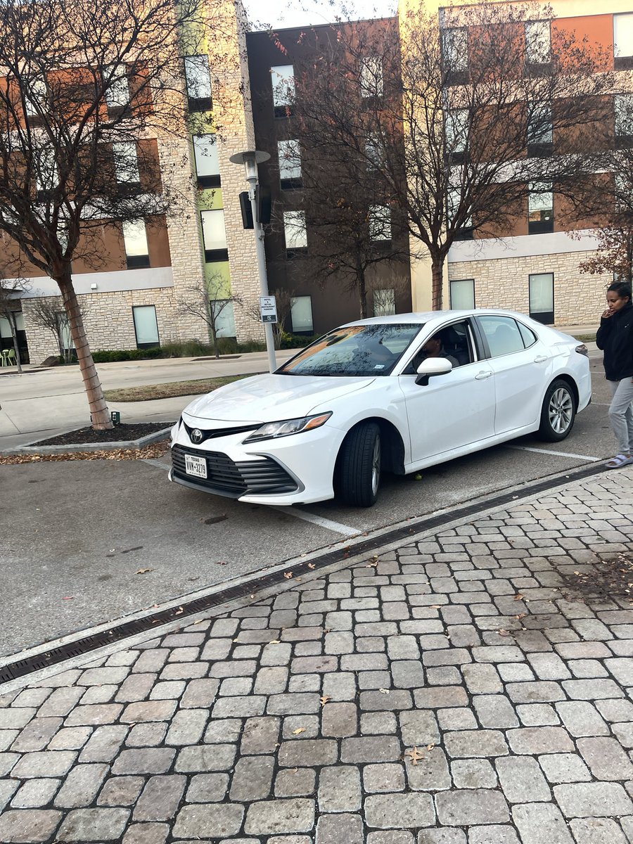 RheaGayle's tweet photo. @Uber whoever is your driver with this number plate needs to be investigated! Very aggressive and very rude! Came to pick me up to the cancel in my face and just drive off when I tried to get in https://t.co/QAhtAHUreo