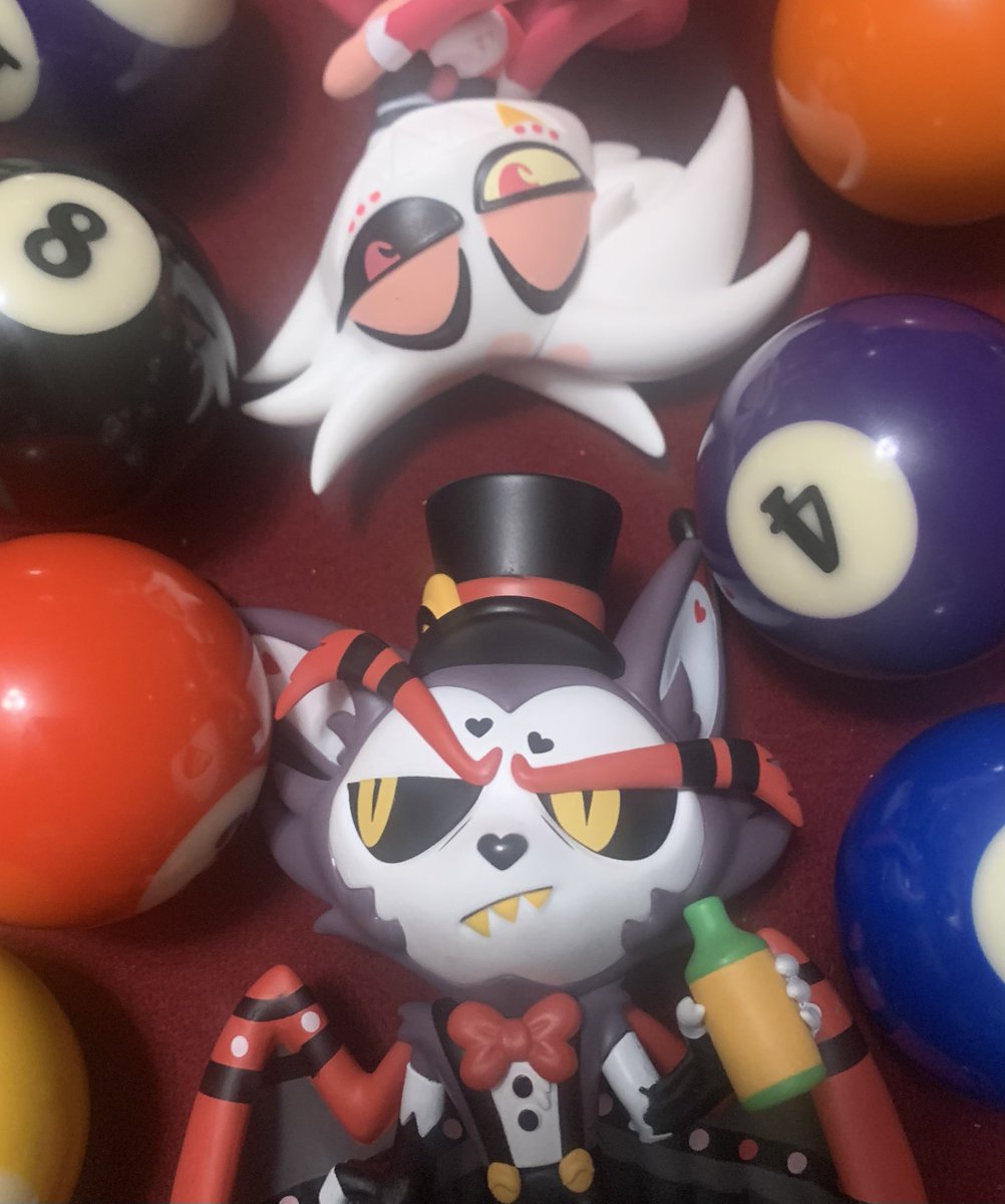 🎶 “We're both losers, baby” 🎶