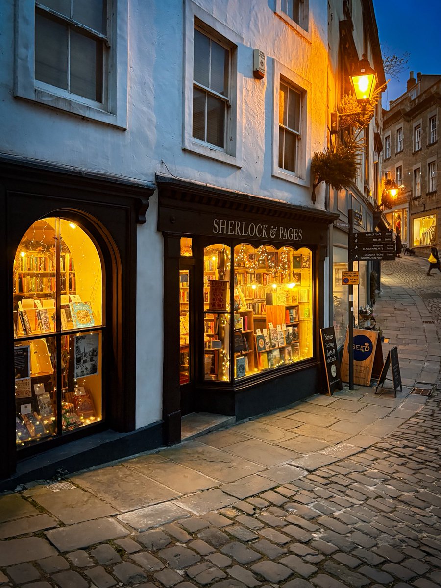 Sherlock & Pages tweet media