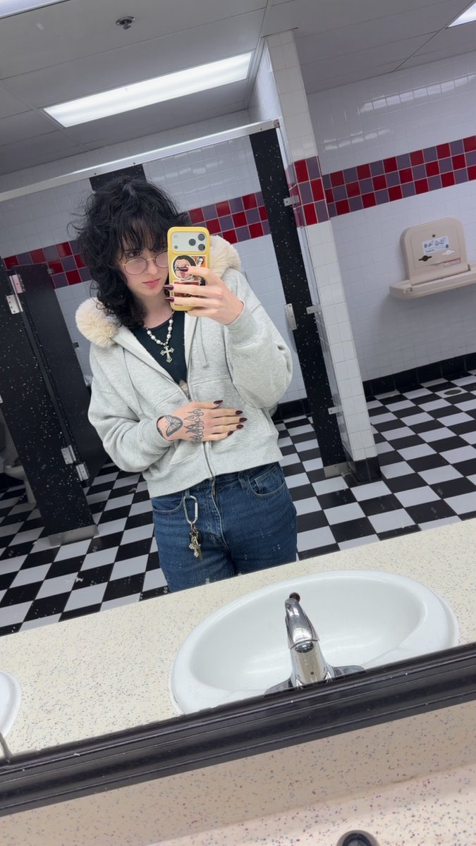 trans woman goes to see avatar