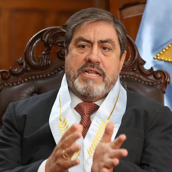 El decano del CAL, Raúl Canelo, va para el senado con el #3 por #LibertadPopular. Una muy interesante opción. Ha sido el único que le ha parado el macho a este congreso, y sin ser congresista logró presentar el Proyecto de Ley N.° 12158/2025-CAL para derogar las leyes procrimen.