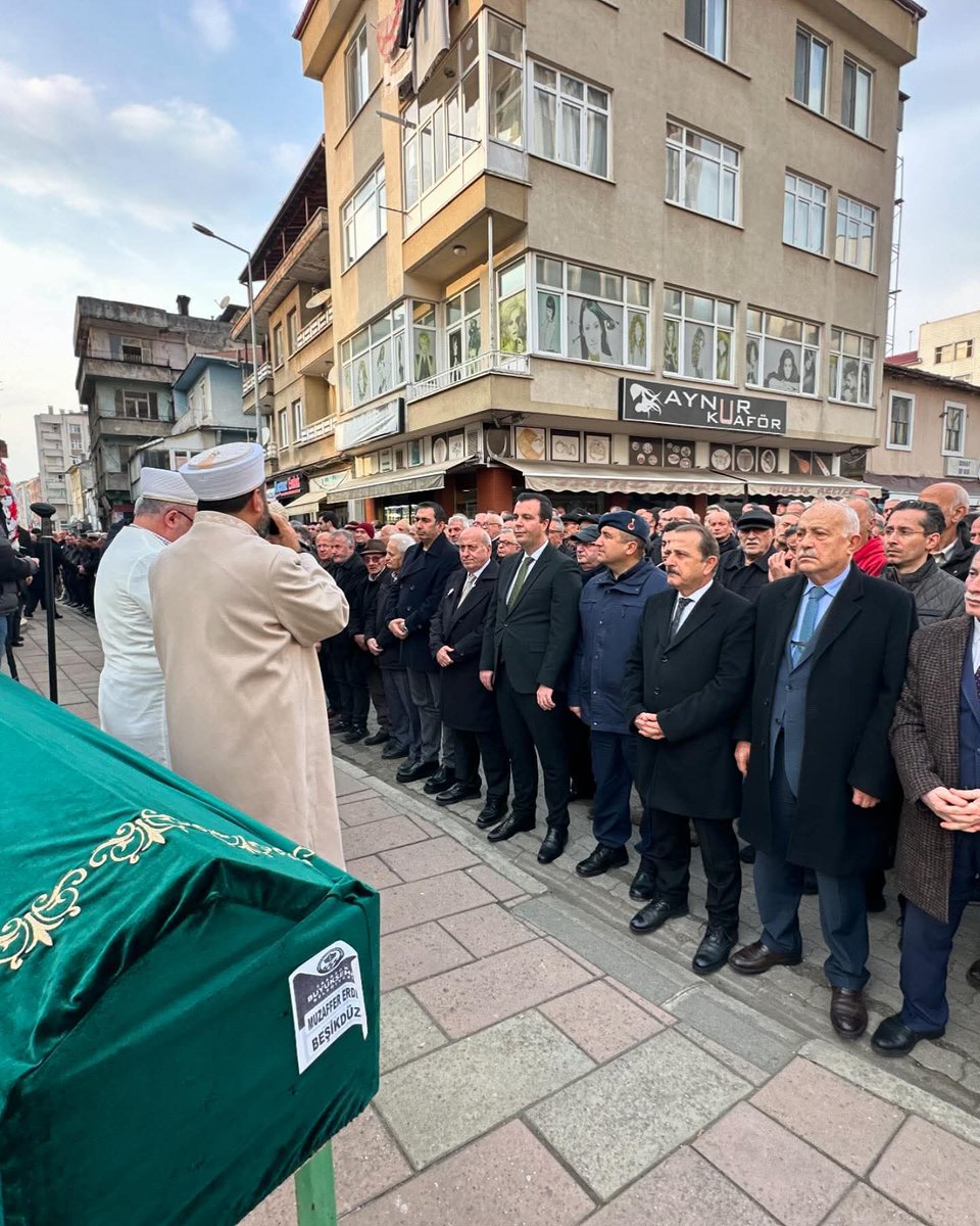TASK genel başkan vekilimiz Beşikdüzü Bld. Bşk. B.Cahit Erdem’in kıymetli babası,
Köy Enstitü öğretmenlerimizden Muzaffer Erdem’in vefatı için  Beşikdüzü ndeydik.
Merhuma Allah’tan rahmet, kıymetli başkanımıza, aileye ve camiamıza sabırlar diliyoruz. 
Mekânı cennet olsun.