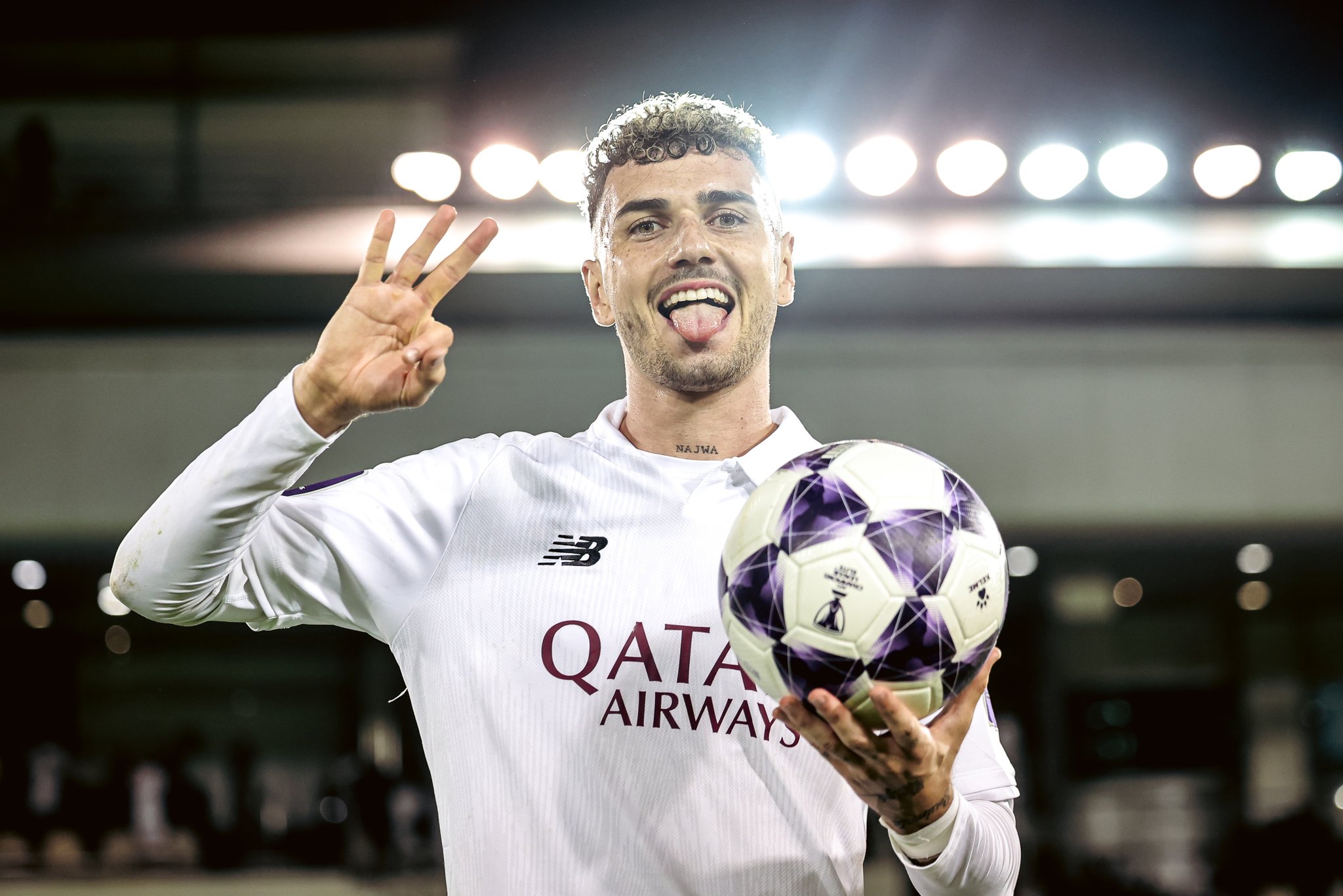  رافا موخيكا. (إكس) 