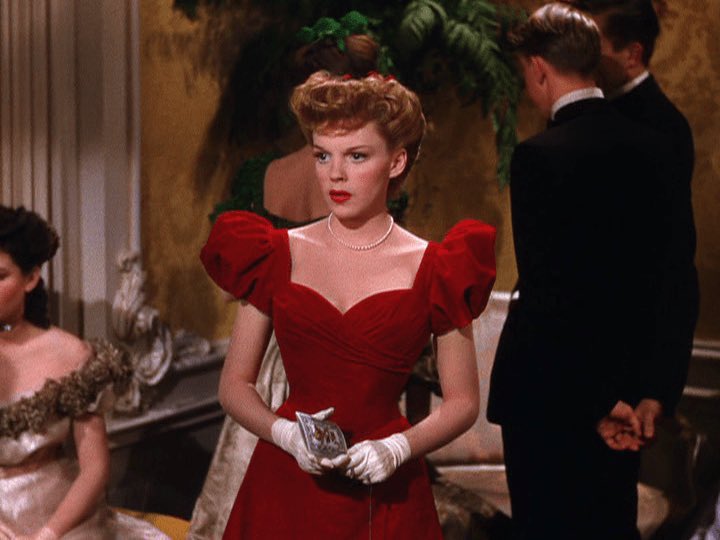 oldhllywoods's tweet image. judy garland’s red christmas dress in “meet me in st. louis” (1944) ❤️