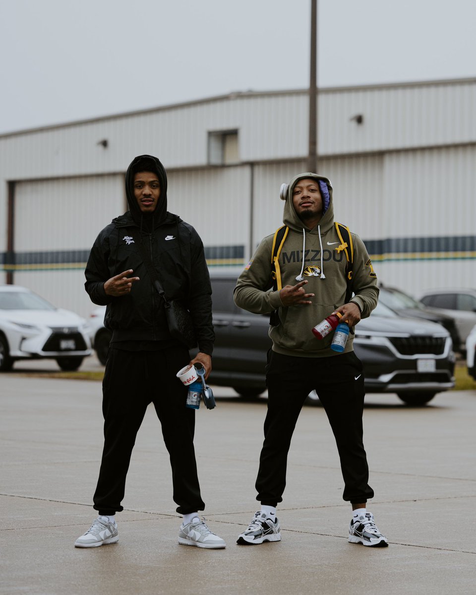 MizzouFootball's tweet photo. Otw 🛫 @taxslayerbowl 

#MIZ X #FlyCOU https://t.co/QX3WqZ1lPn