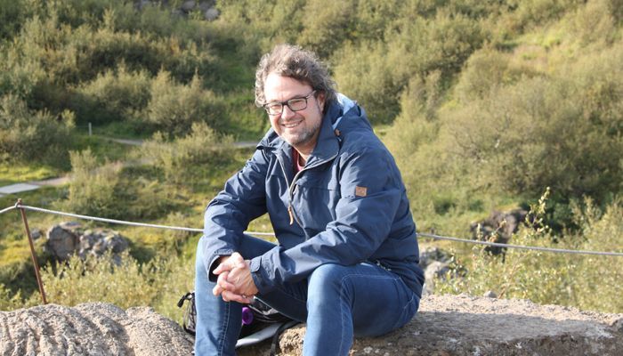 Na een dag hard werken in de tuin, slaap je lekkerder. #Yoga watzegtjan.com/2019/03/28/ont…  #quote uit #blog #69 door #watzegtjan #linkinbio #Adem #Ademen #Lach #Lachen #Ontspannen #Praten #vakantie #Vriendschap  #Zonnegroet