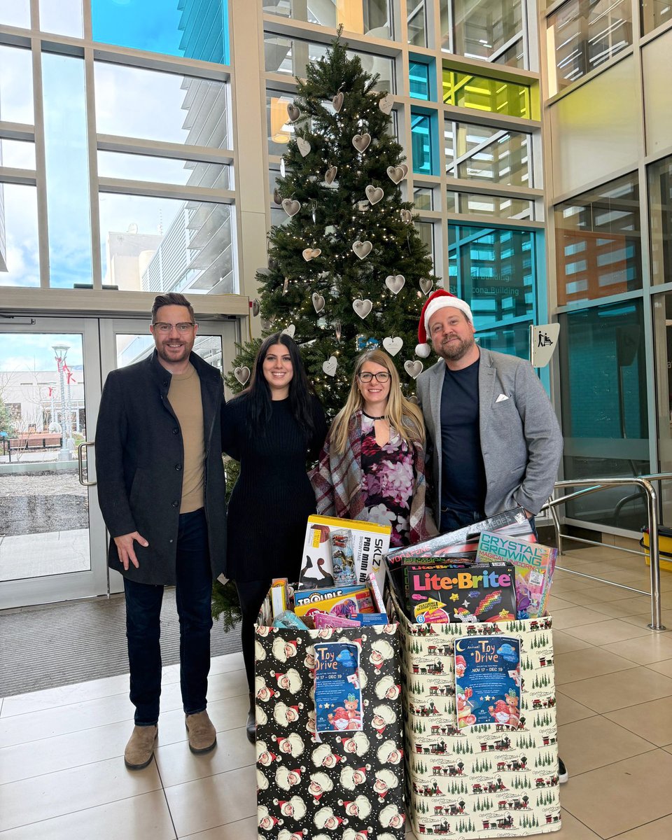 Thanks to your incredible generosity, the William Wright Helping Hands Project will be donating to <a href="/LMCBureau/">LMCB - Lower Mainland Christmas Bureau</a>, <a href="/kghfoundation/">KGH Foundation</a>, and other local charities. Thank you for supporting this year’s toy drive! 🎅🎄🌟

#WilliamWrightCommercial