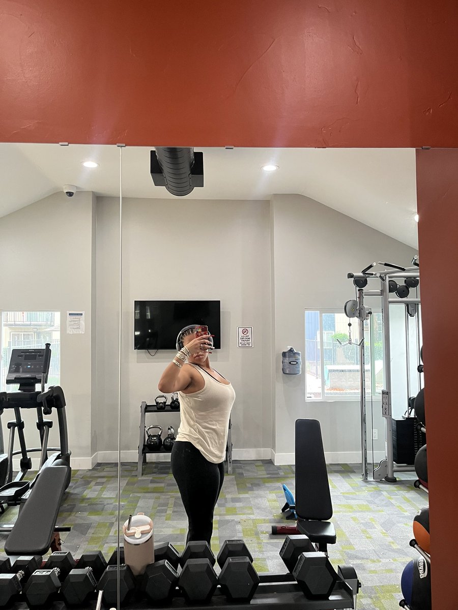 karismasworld's tweet image. Happy Tuesday 🔥 #winterarc #hwb