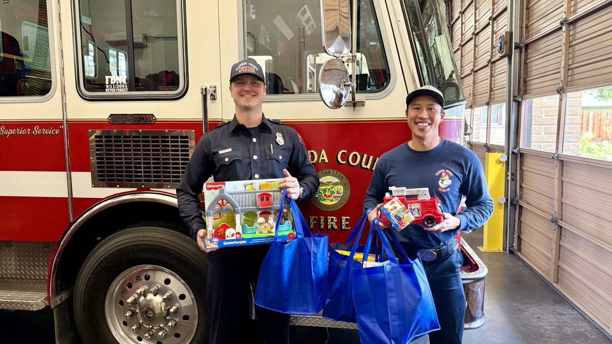 CarltonSrSenior's tweet image. Earlier this month, Carlton Senior Living San Leandro proudly supported the Alameda County Firefighters 55 Toy Program. Thanks to our residents and staff, toys were donated to help brighten the holidays for local families. 🎁❤️🚒 #ACFD #ACFFA #HolidayGiving #GiveBack