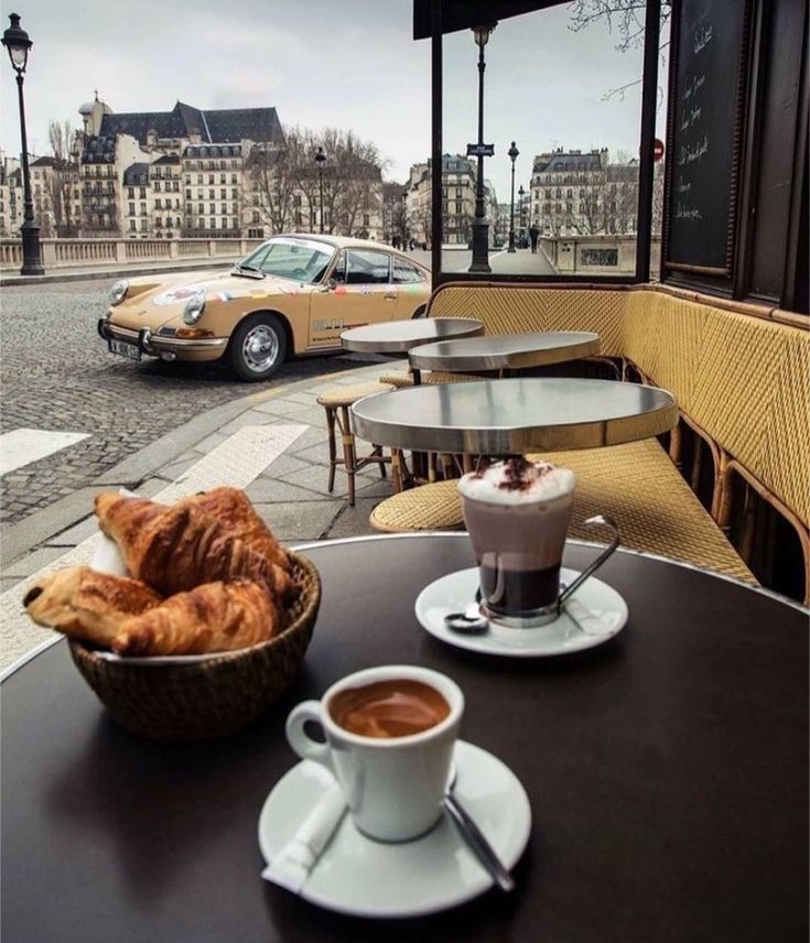 I wrote down the entire faceless system I use to run multiple accounts without burnout.

No fluff. Just frameworks + templates.
$39.
DM me ‘FACELESS’.”