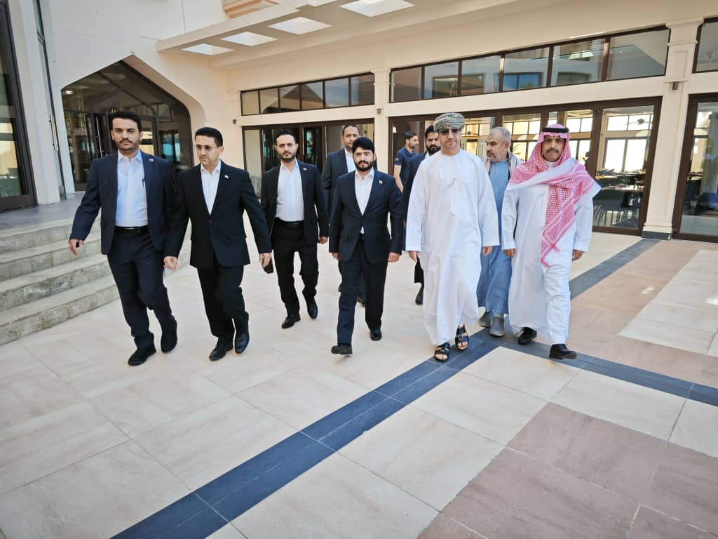 لا داعي للمكابره والتخفي لن هذا سيكن له اصرار مستقبليه 
السعودي طرف في الحرب بدون شك 
كم بقية الاطراف المعادية للحوثي 
ولدى صنعاء اثبات ذلك وهو أسرى جنود سعوديين