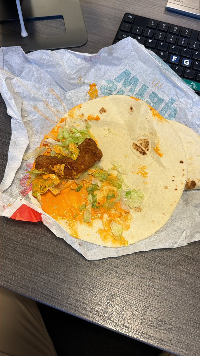 FootballWyatt's tweet photo. McDonald’s Snack Wraps are an absolute joke. Worst chicken wrap in the game. @McDonalds https://t.co/0JNPFxHuZy