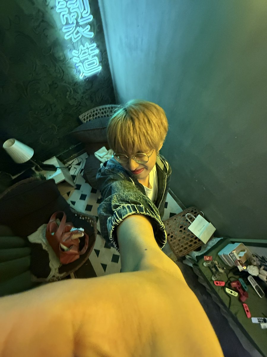 聖誕快樂+今日同frd去party room(◐‿◑)