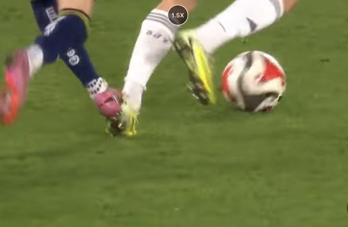 Beşiktaş şunun daha az şiddetlisi yüzünden puan verdi Trabzon'a. Beşiktaş'ı sınamıyorlar, meydan okuyorlar.