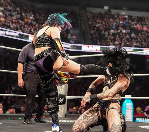 この火は常に燃え続ける || NOT @WWEAsuka tweet media