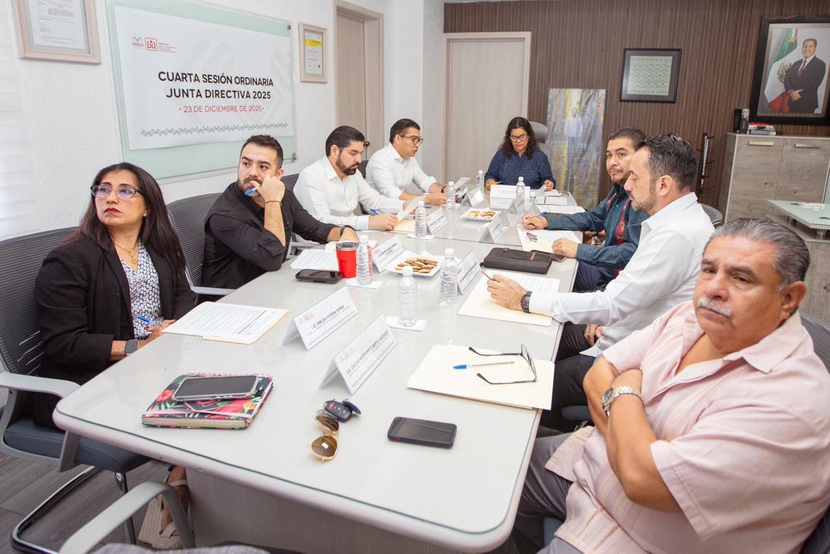 IsstechO's tweet photo. Se realizó la Cuarta Sesión Ordinaria de nuestra Junta Directiva, espacio en el que se analizaron asuntos estratégicos orientados al fortalecimiento de la institución y a la optimización de los servicios que se brindan a las y los afiliados.

@LuisIgnacioAve1, Director General del ISSTECH, reiteró su compromiso de trabajar de manera permanente para garantizar servicios eficientes, oportunos y de calidad, siempre con el objetivo de mejorar la atención y el bienestar de la población derechohabiente.

#HumanismoQueTransforma
#LaNuevaEra