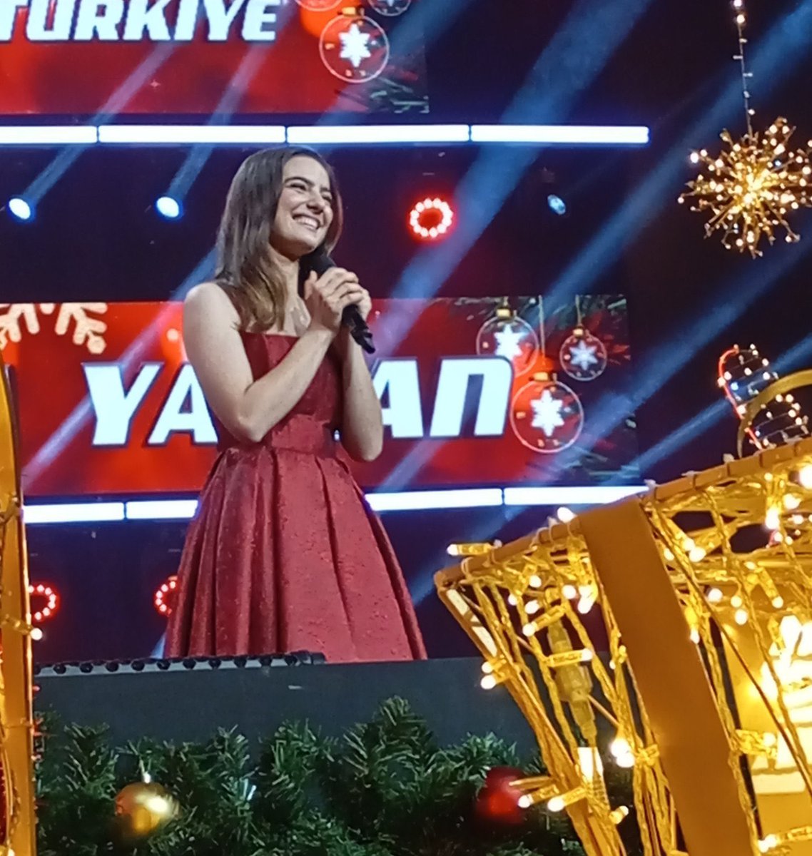 Sade ama güzel şık ama zarif..✨
Bayılıyorum sana Ava Yaman🫠🌸🤍

#AvaYaman