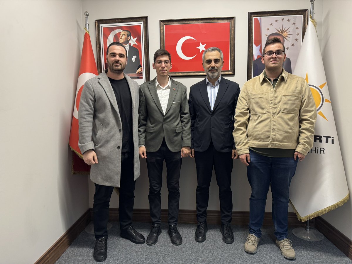 Türkiye Gençlik Vakfı (TÜGVA) Ataşehir Şube Başkanı <a href="/ZeynelAbidinGll/">Zeynel Abidin GÜL</a> ziyaretimize geldiler.

Kıymetli kardeşime nazik ziyaretlerinden ötürü çok teşekkür çalışmalarında üstün başarılar dilerim.

<a href="/atasehirakparti/">AK Parti Ataşehir</a> 
<a href="/abdullahozdemir/">Abdullah Özdemir</a>