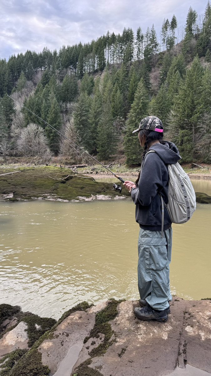 9eena's tweet image. Gone fishing