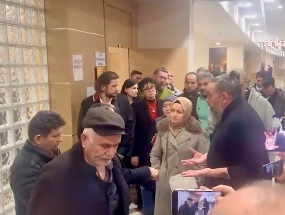 İl yöneticilerimiz ve kadın örgütümüz ile, henüz 14 yaşındayken bir aracın çarpması sonucu yaşamını yitiren Işıl Öykü Dinç’in davasının ikinci duruşması için Kartal Anadolu Adliyesi’ndeydik.

Adalet arayışında ailenin yanında duruyor; ihmallerin ve cezasızlığın üzerinin